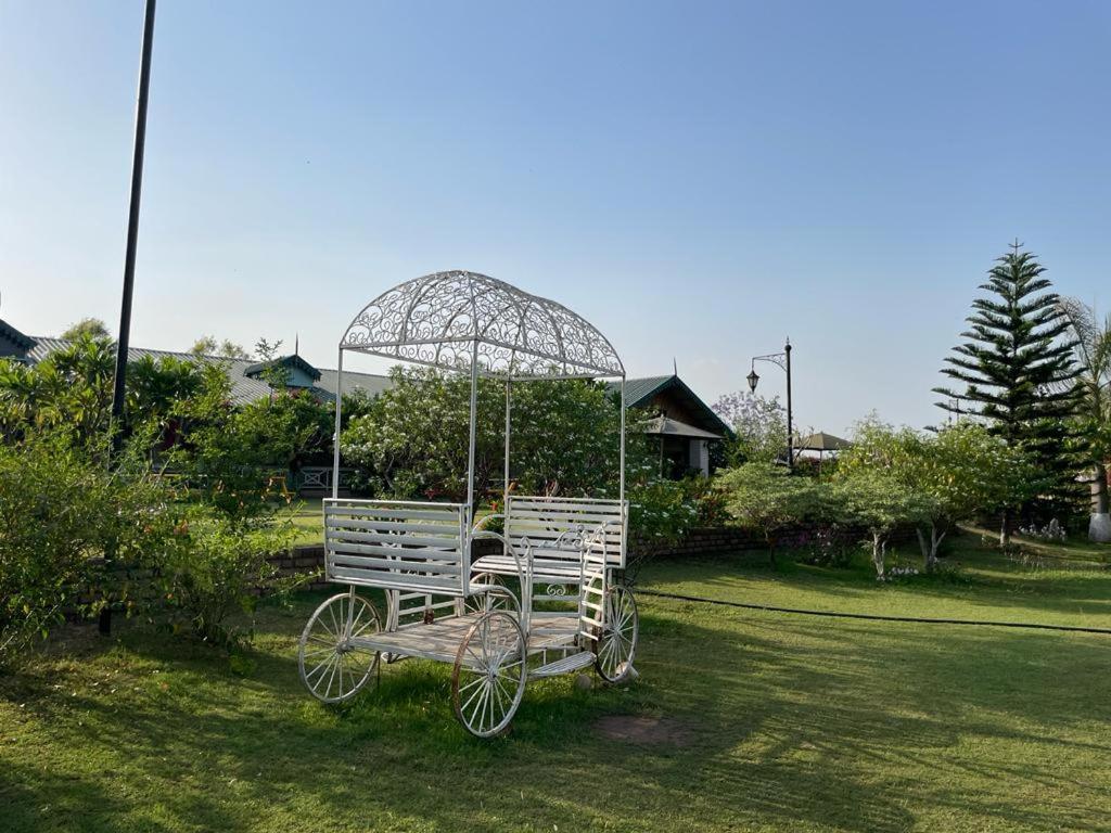 Hotel Sarai Bharatgarh Nohan Exterior photo